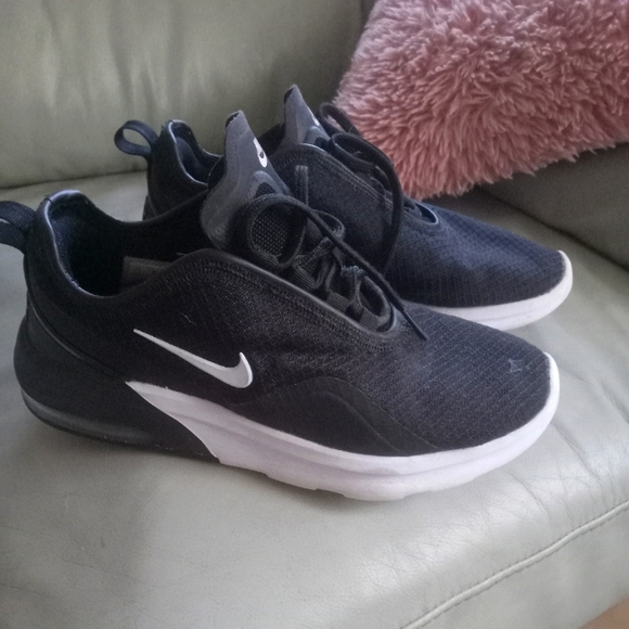 Nike sneakers - Picture 1 of 2